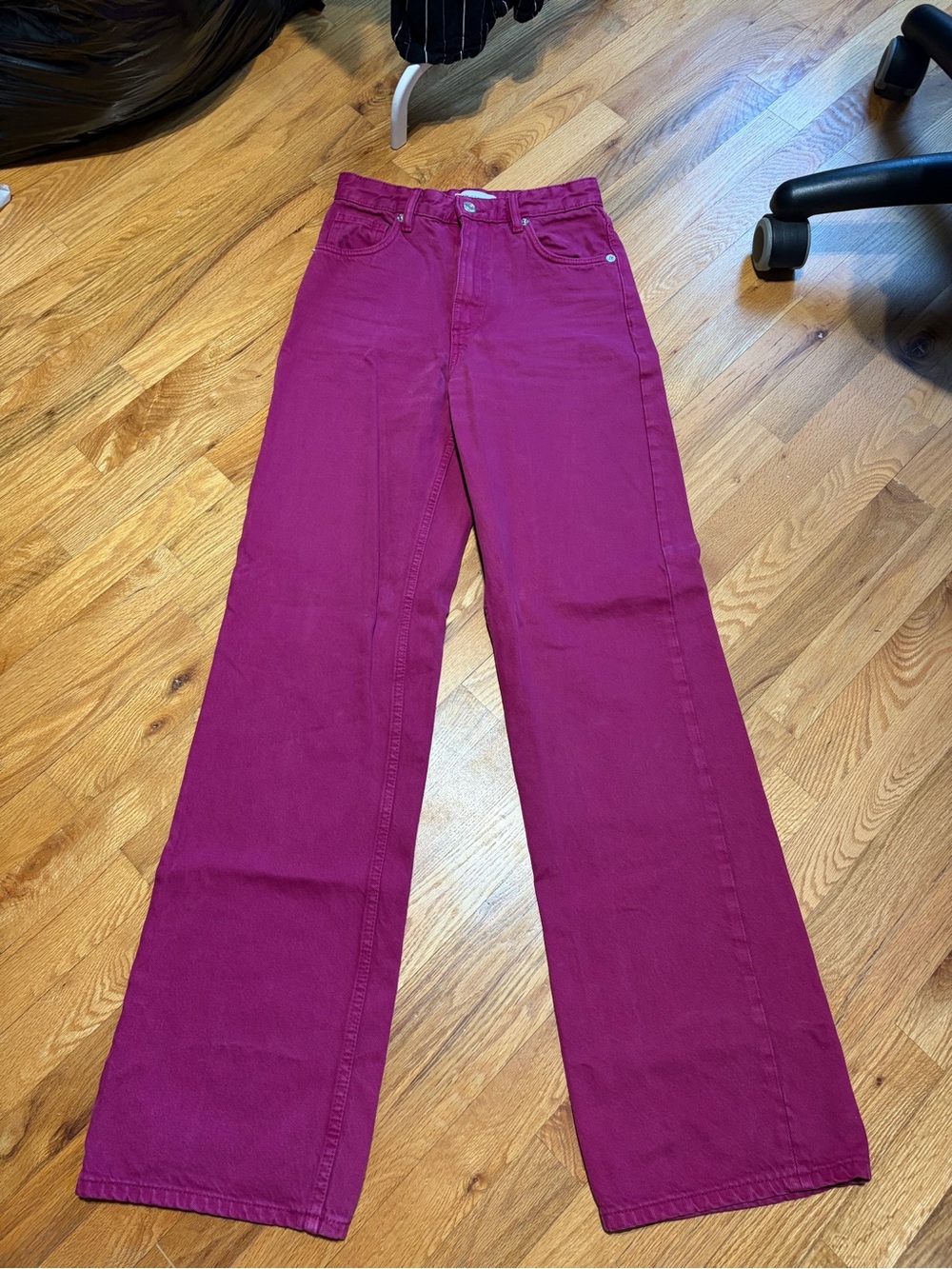 Wide-Leg High-Rise Women's Jeans in Berry